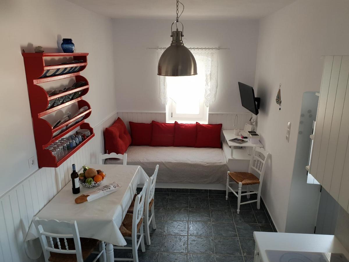 Mandrakia Traditional Waterfront House מראה חיצוני תמונה